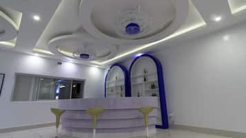 Cocktail bar