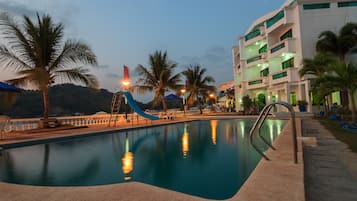 Outdoor pool, pool umbrellas