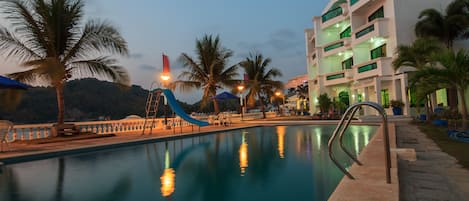 Outdoor pool, pool umbrellas