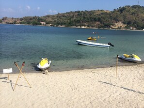Playa privada, arena blanca, buceo con tubo y vóley playa