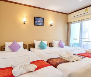 Family Triple Room | In-room safe, blackout drapes, free WiFi - Puwanon Place (Chiang Mai)