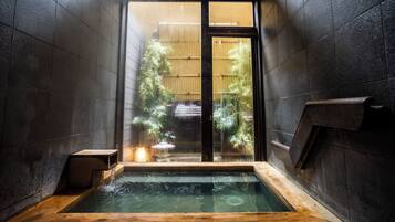 Private spa tub