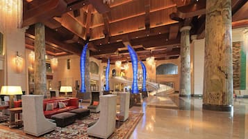 ๋ก๋น ๋ผ์ด์ง, ์์์ฅ ์ ๋ง, ๋งค์ผ ์คํ