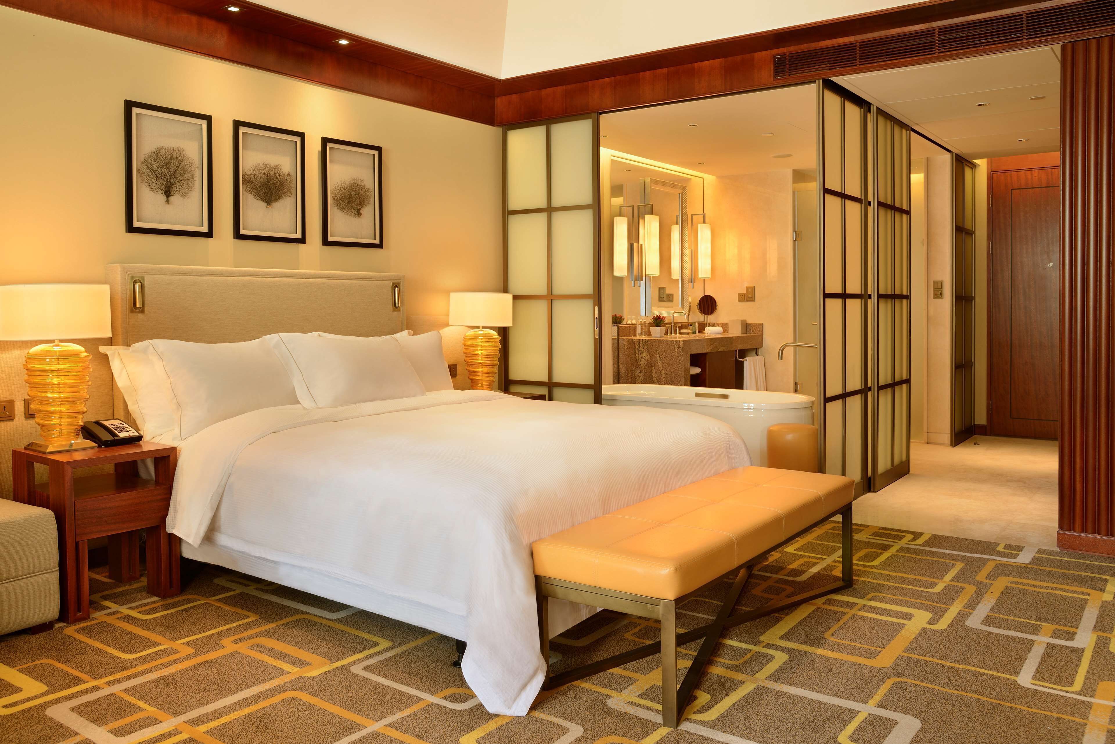 king guest room | premium bedding, in-room safe, desk, laptop workspace