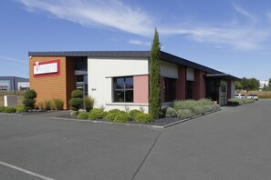 Exterior - Hôtel Kyriad Angers Ouest Beaucouzé (Beaucouze)