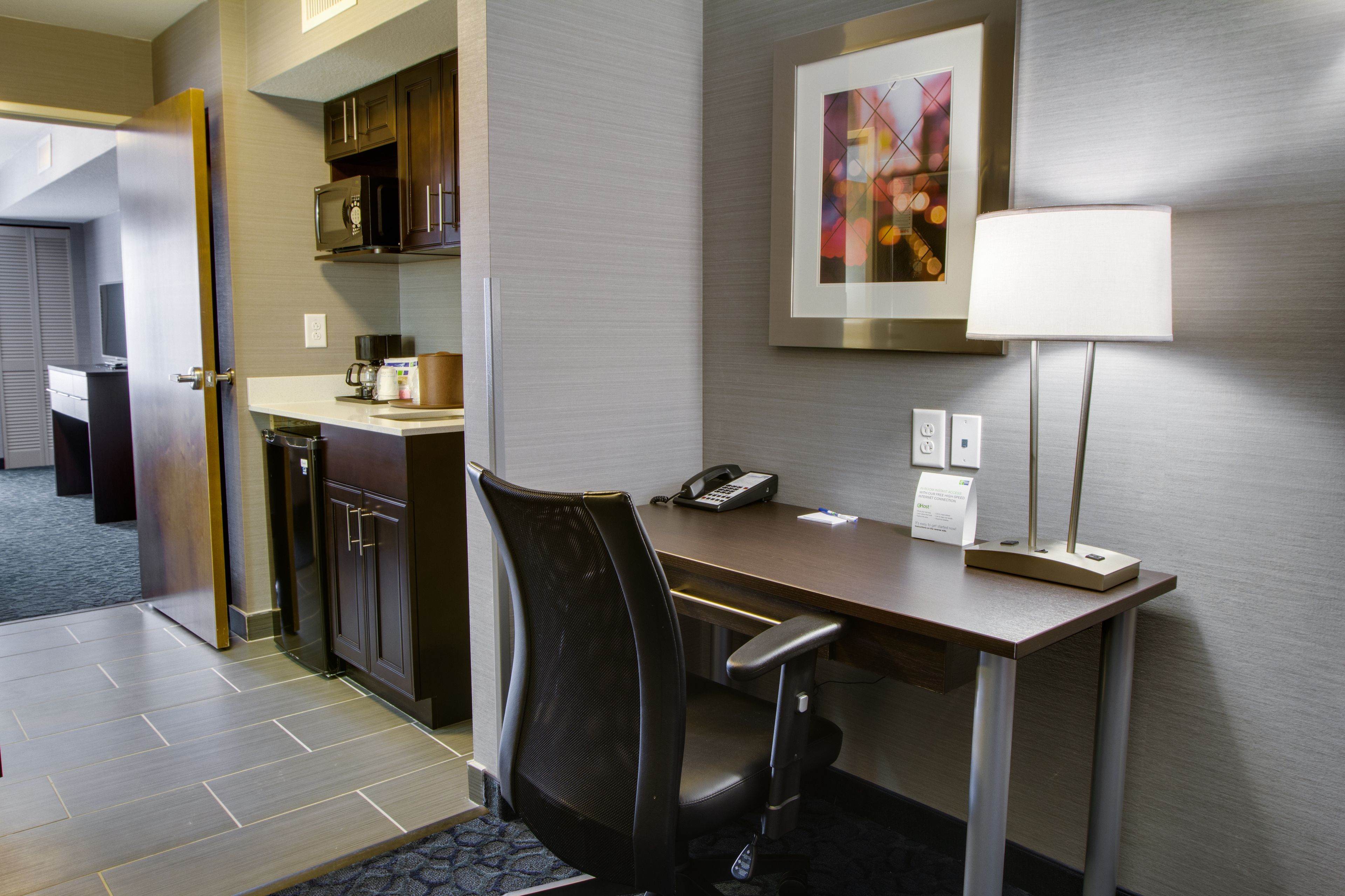 1 bedroom, desk, iron/ironing board, free cots/infant beds