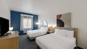 Rom, 2 queensize-senger, ikke-røyk | Skrivebord, skrivebord for bærbar PC og blendingsgardiner