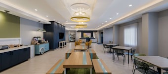 Spark by Hilton Midland South