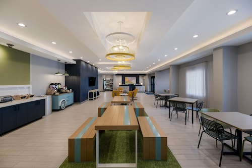 Spark by Hilton Midland South