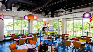 Breakfast area - Legoland Hotel (Winter Haven)