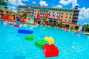 Outdoor pool - Legoland Hotel (Winter Haven)
