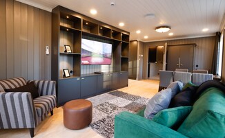 尊荣套房 | 高档床上用品、特色装修、特色家居、办公桌