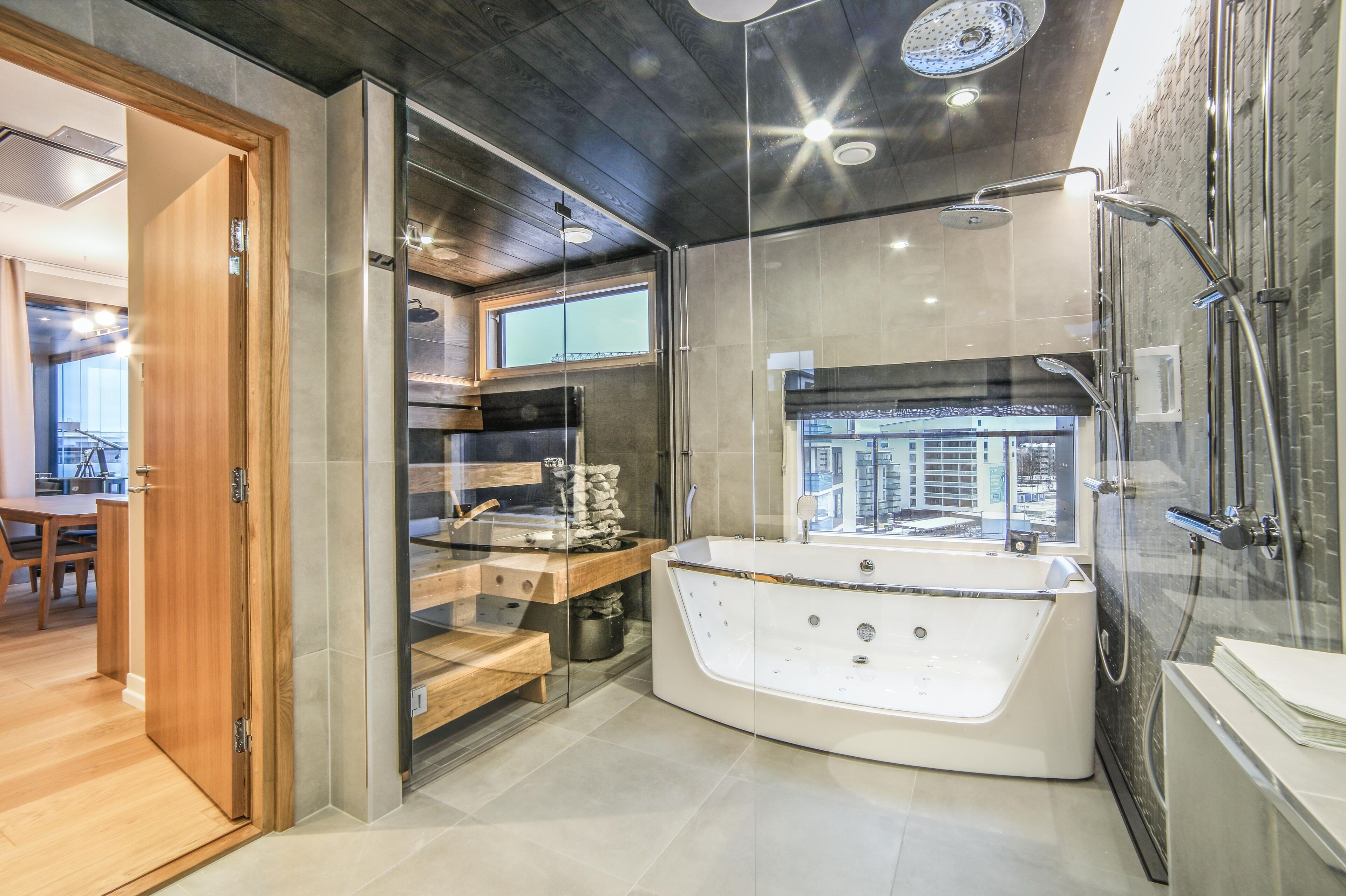 executive suite, balcony, jetted tub, sauna (sjk) | bathroom | hair dryer, bidet, towels, soap