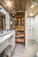 Secador de pelo, bidet, toallas, jabón