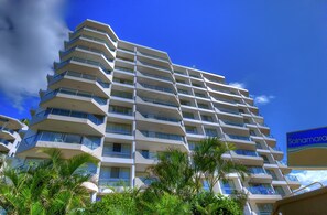 Exterior detail - Solnamara Beachfront Apartments (Burleigh Heads)