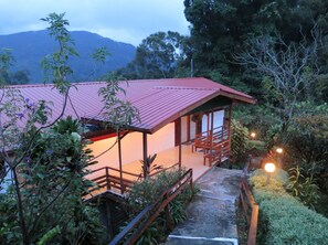 Exterior - Mile 36 Lodge (Ranau)