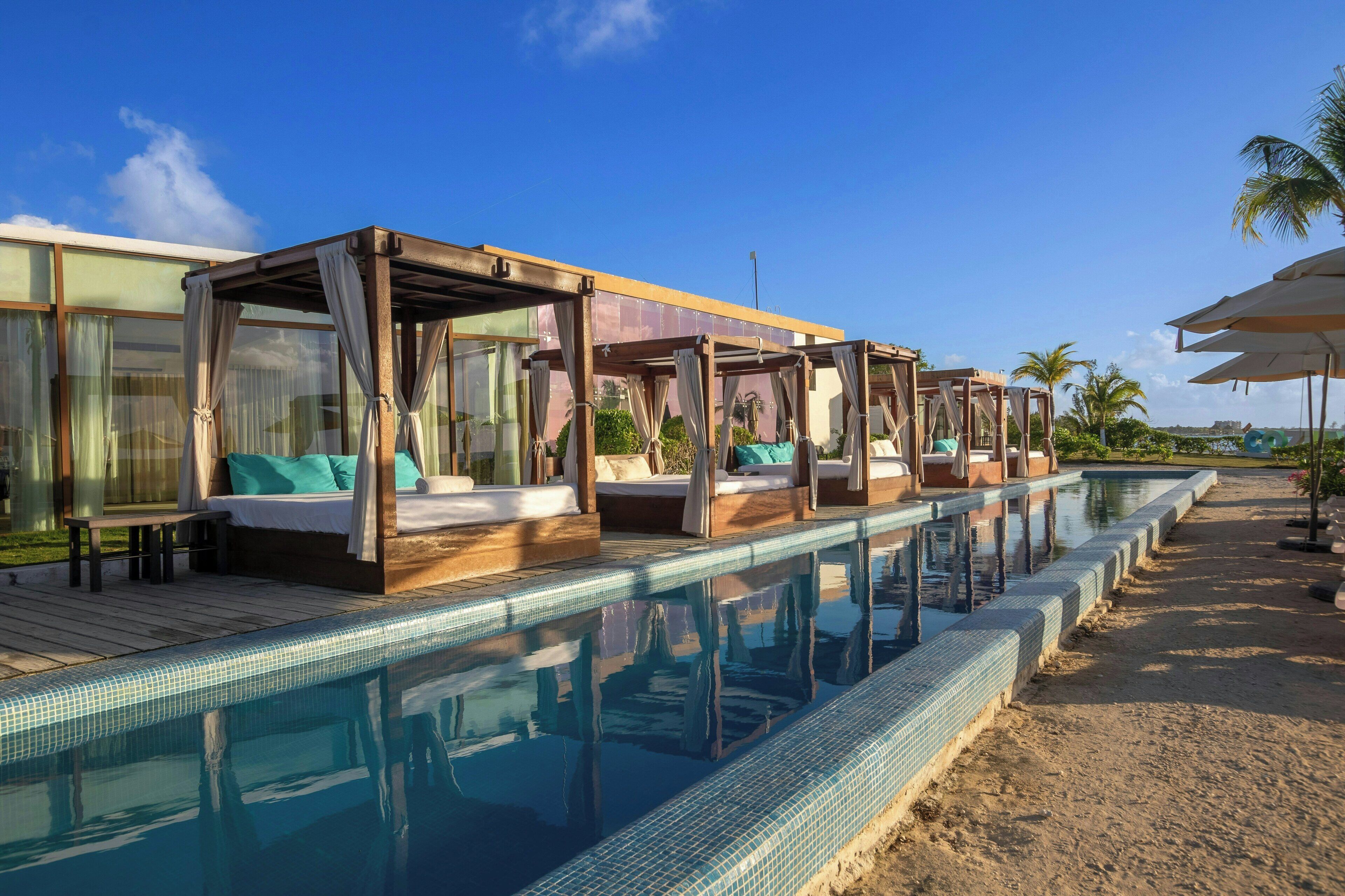 Playa privada en los alrededores, camas de playa gratis