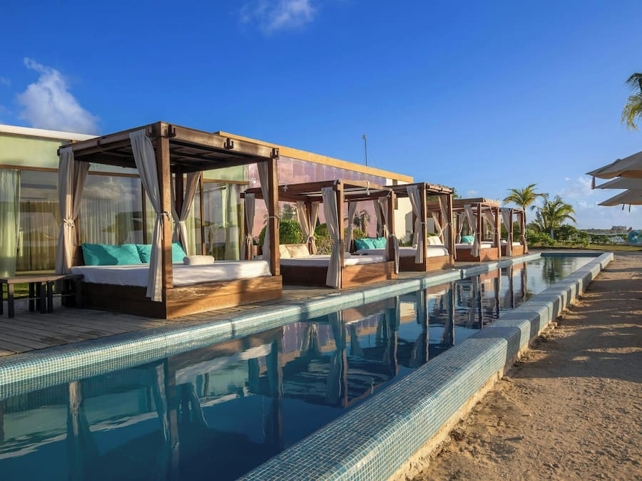 Playa privada en los alrededores, camas de playa gratuitas y camastros