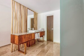 Bathroom sink - The Explorean Cozumel - All Inclusive (Cozumel)