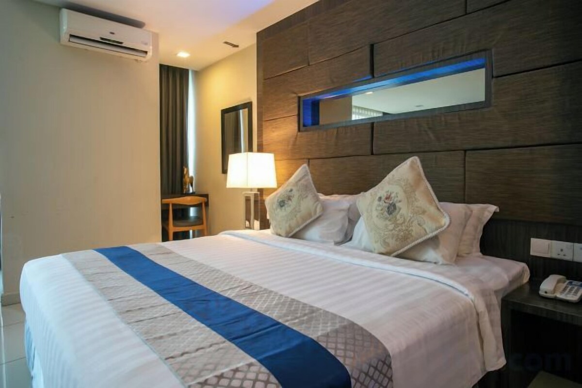 Superior King Suite