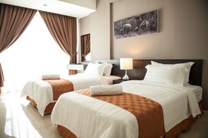 ตู้นิรภัยในห้องพัก, โต๊ะทำงาน, เตารีด/โต๊ะรีดผ้า, เตียงเสริม/เปล