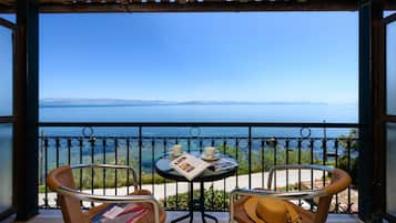 Colchones con efecto memoria, escritorio y sistema de insonorización