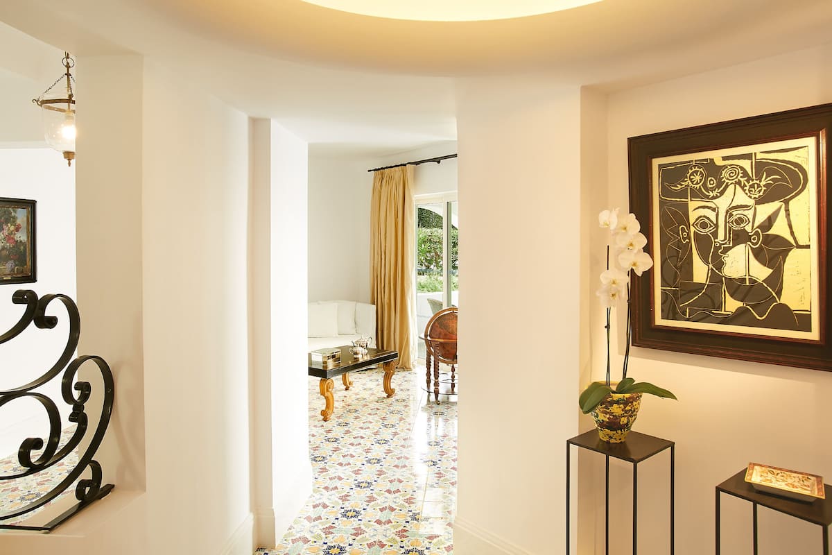 3 Bedroom Villa Private Pool & Garden | 1 chambre, minibar, coffres-forts dans les chambres