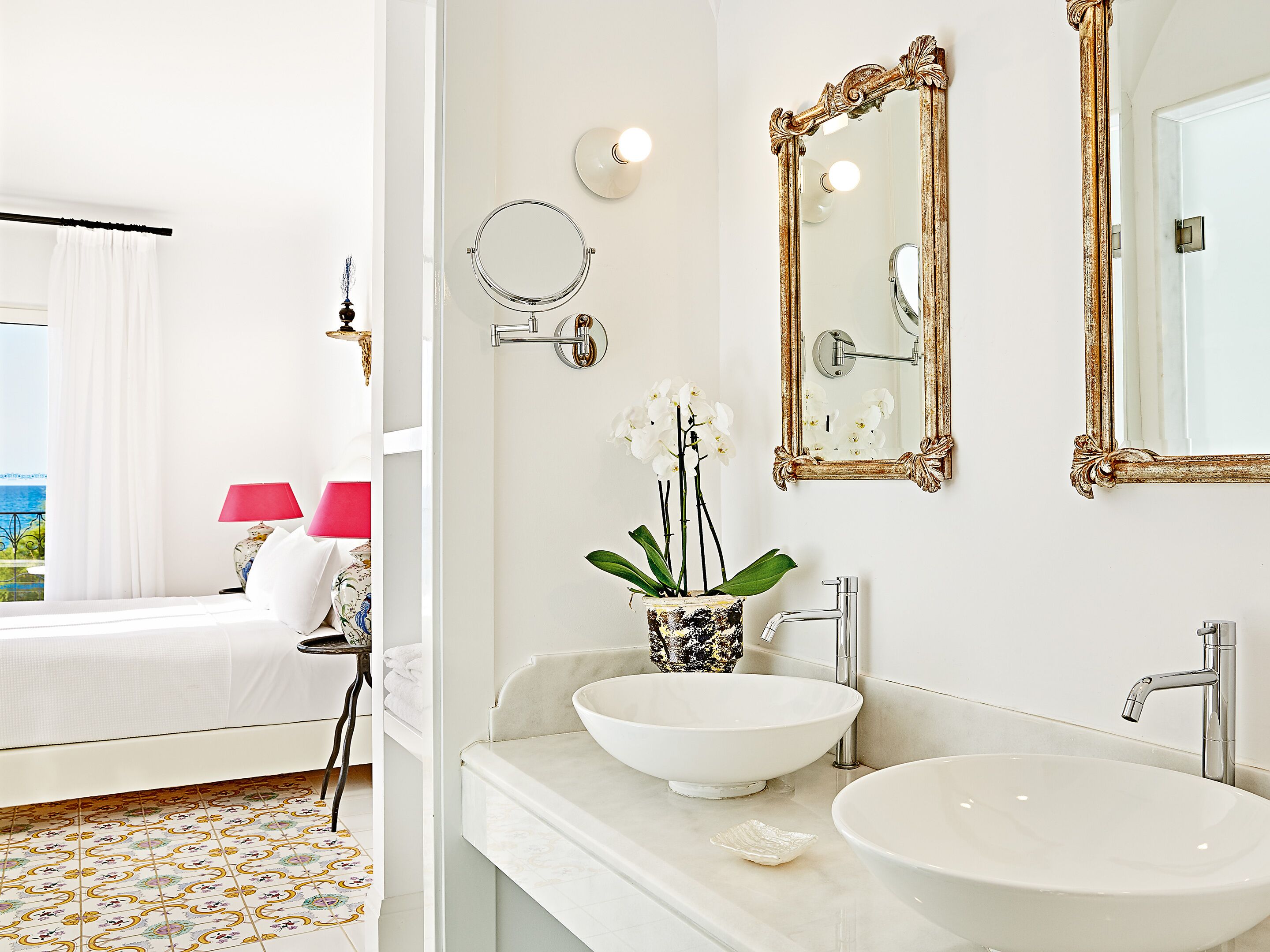 4 bedroom beach villa seafront | bathroom | shower, free toiletries, hair dryer, bathrobes