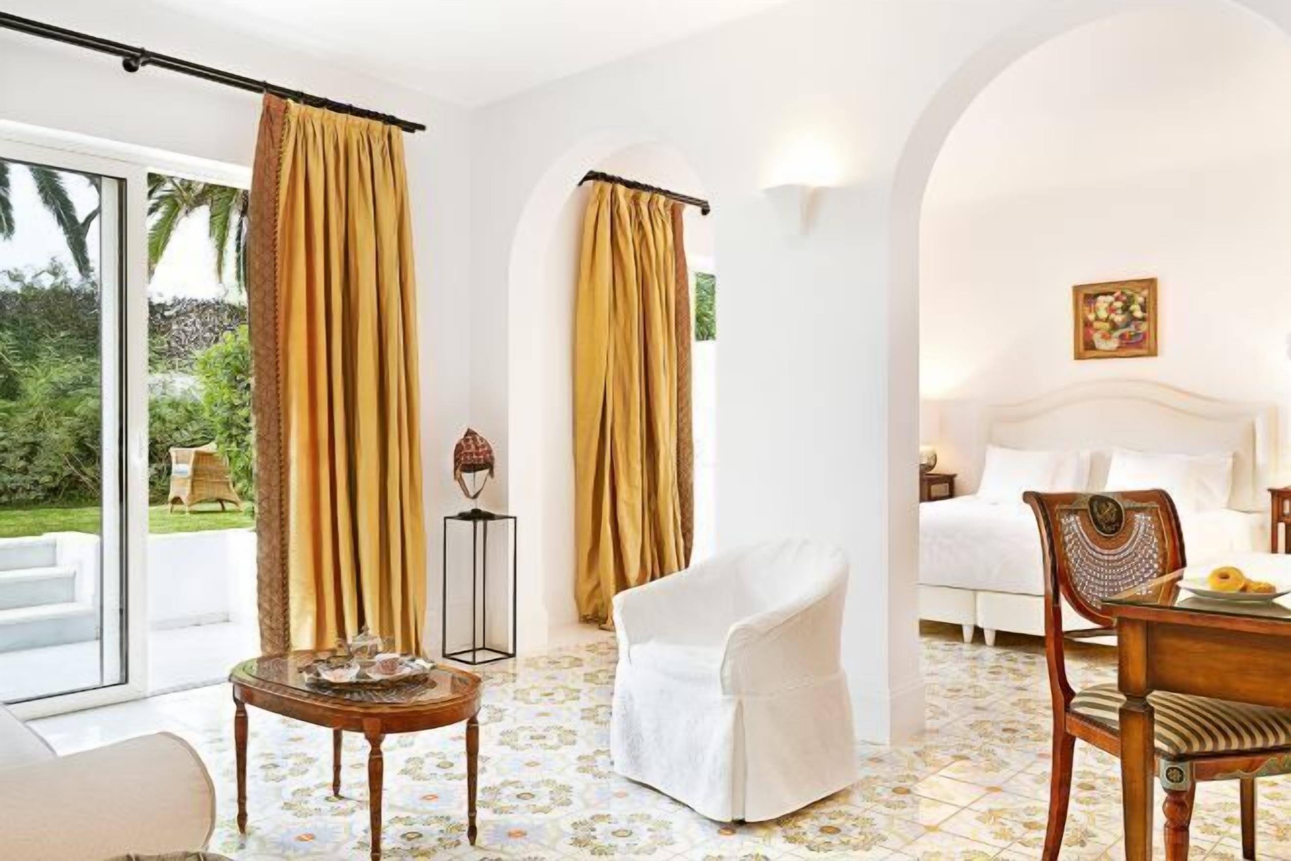 Minibar, in-room safe, individually decorated, blackout drapes