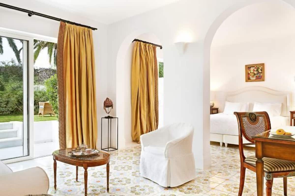 1 chambre, minibar, coffres-forts dans les chambres