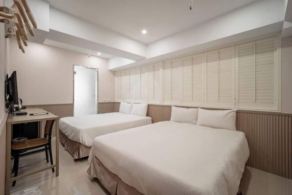 Edredón, cortinas blackout, insonorización y wifi gratis