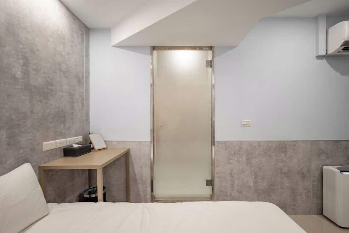 Edredón, cortinas blackout, insonorización y wifi gratis