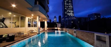 Outdoor pool, sun loungers
