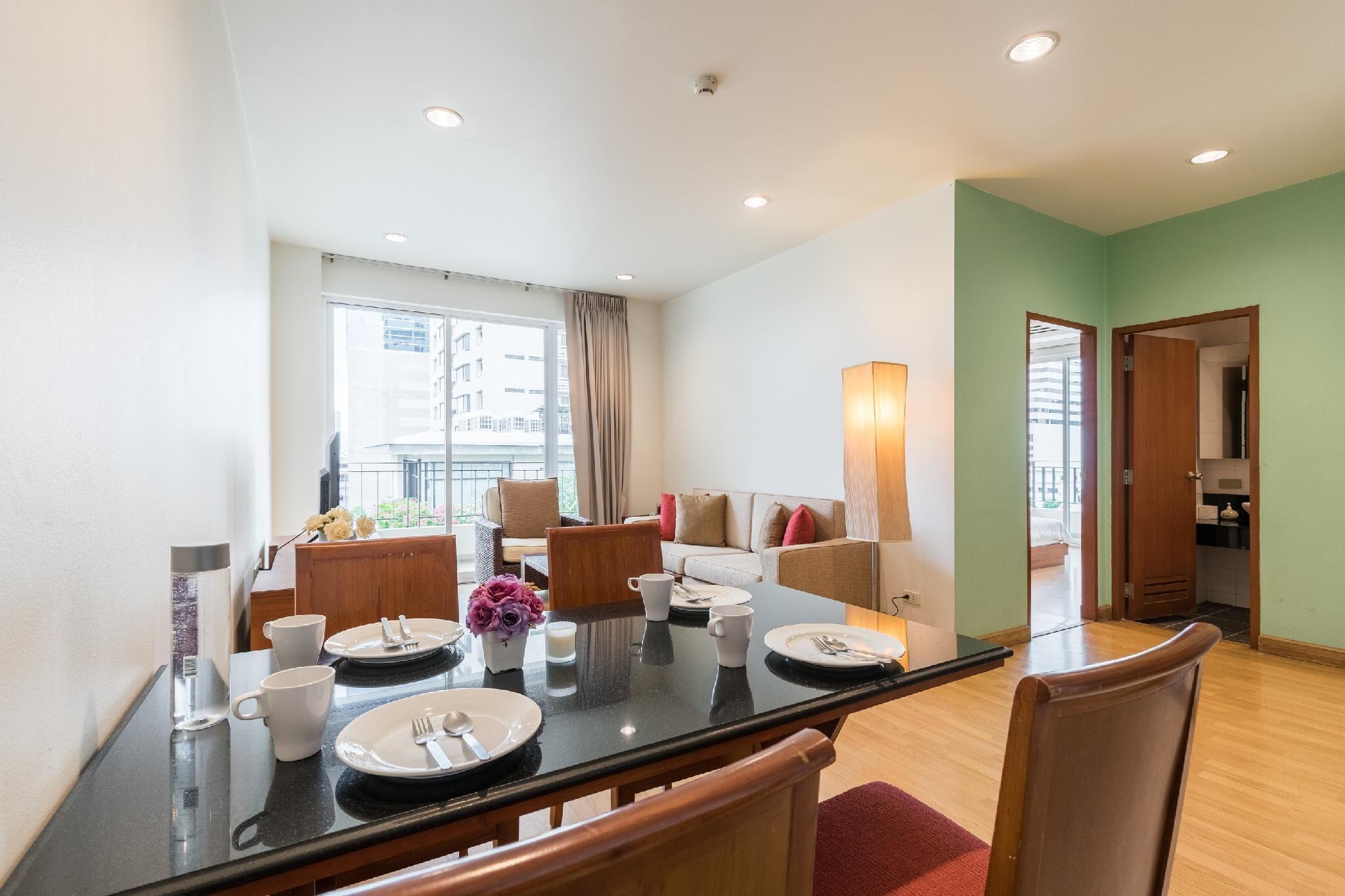 Apartment, 2 Bedrooms, Non Smoking | Living area | 42-inch TV with digital channels