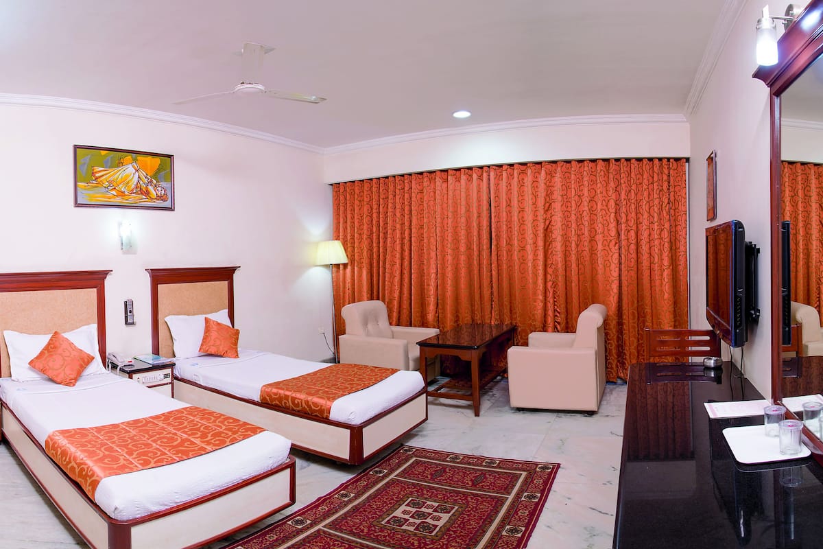 executive double or twin room | 1 bedroom, premium bedding, minibar, in-room safe