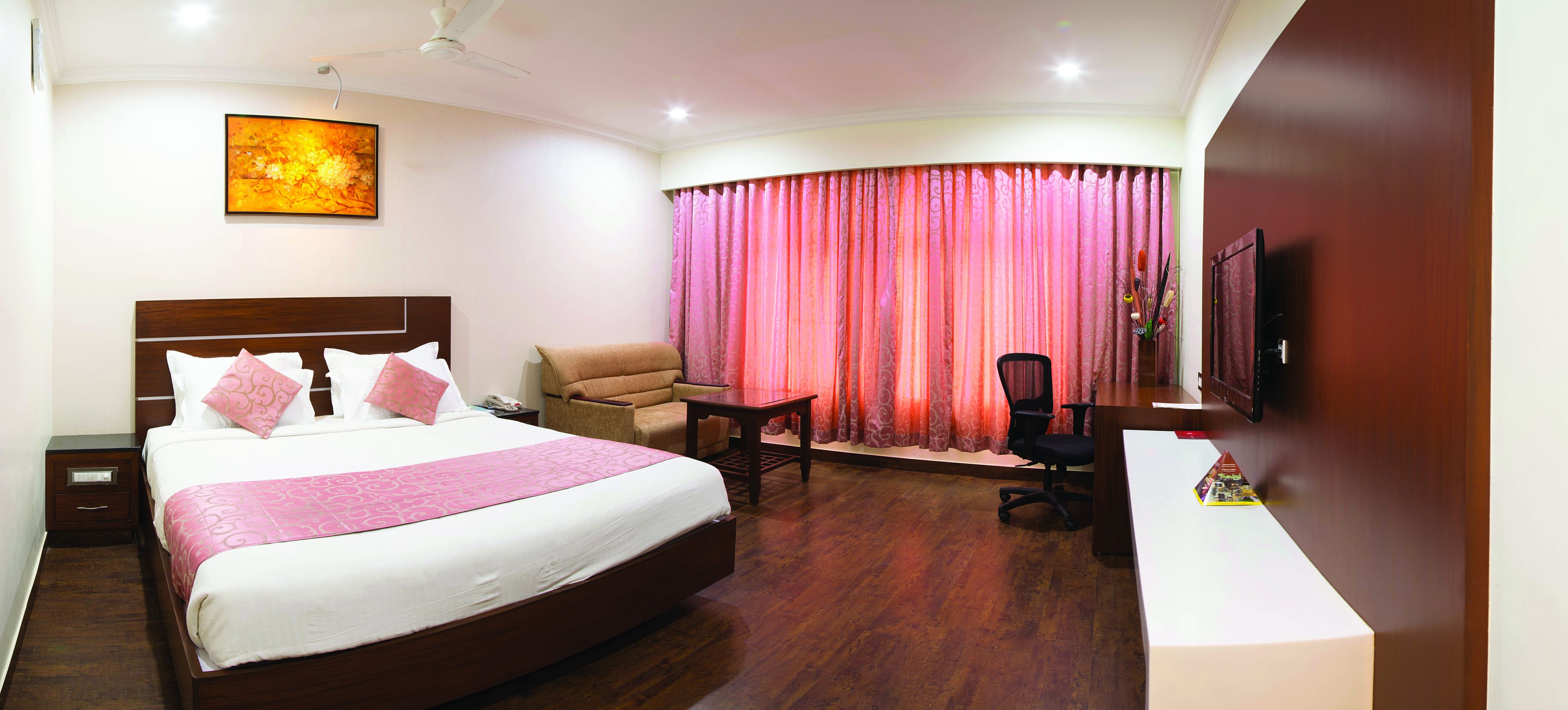 deluxe double or twin room | 1 bedroom, premium bedding, minibar, in-room safe