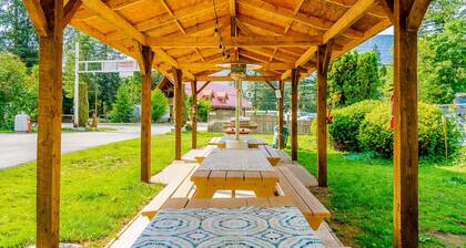 Holiday Motel & RV Resort