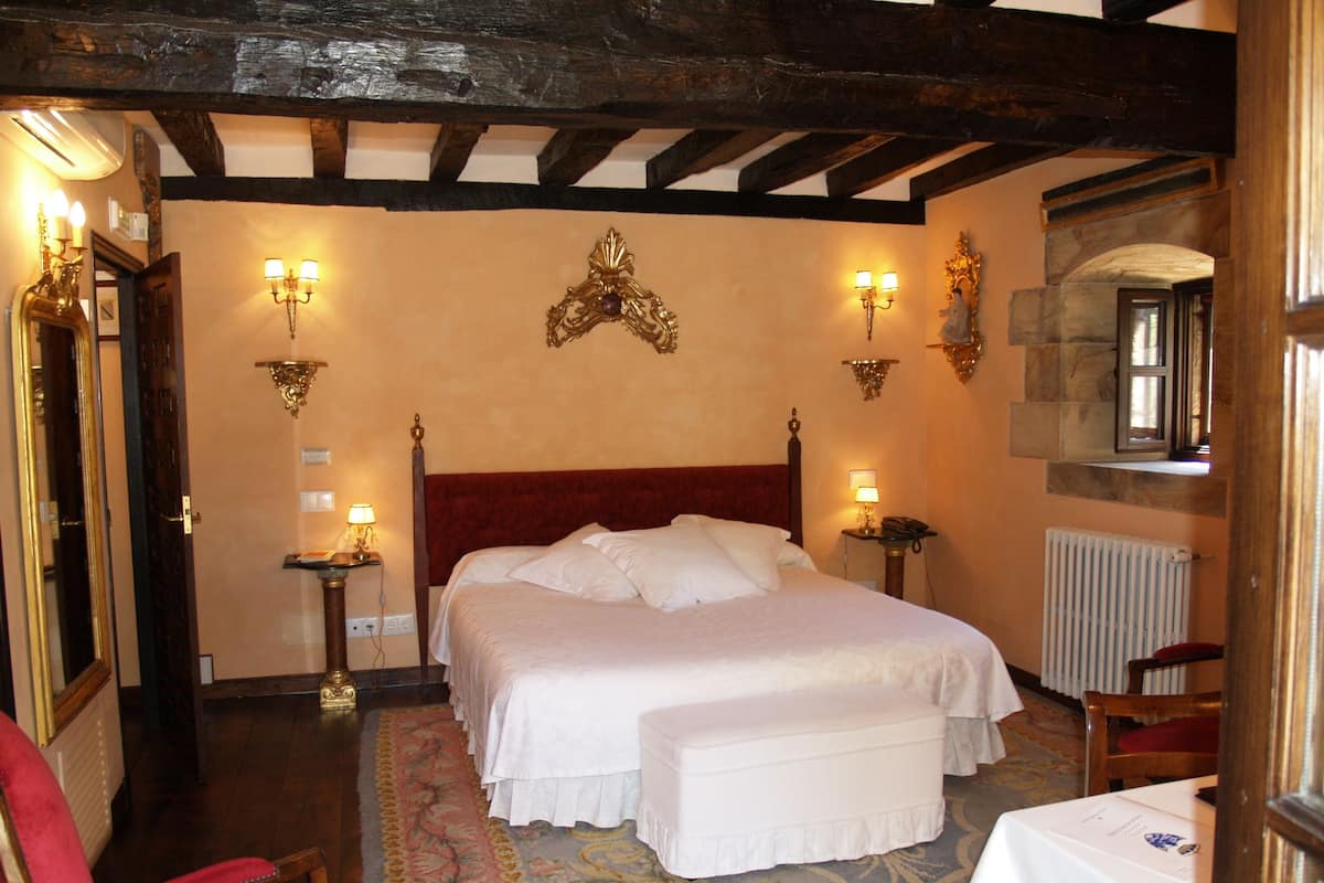 Superior Double Room, 1 King Bed, Garden View