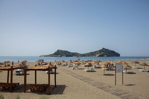 Playa privada en los alrededores y traslado desde/hacia la playa gratis