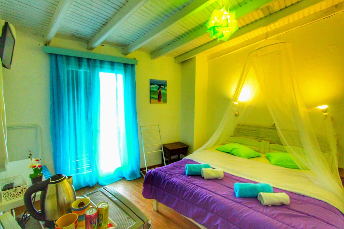 Habitación doble estándar | Escritorio, espacio para trabajar con laptop y wifi gratis