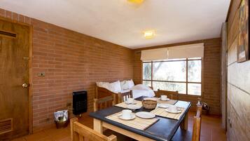 Apartment, 2 Bedrooms | In-room dining