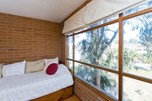 Minibar, wifi gratis y ropa de cama 