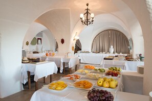 Daily buffet breakfast (EUR 25 per person)