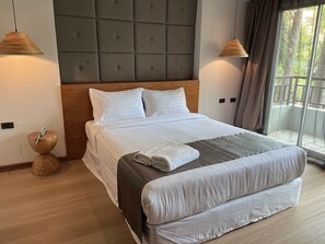 Minibar, skrivbord, gratis wi-fi och sängkläder