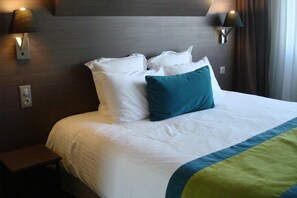 Premium bedding, down duvets, individually furnished, desk
