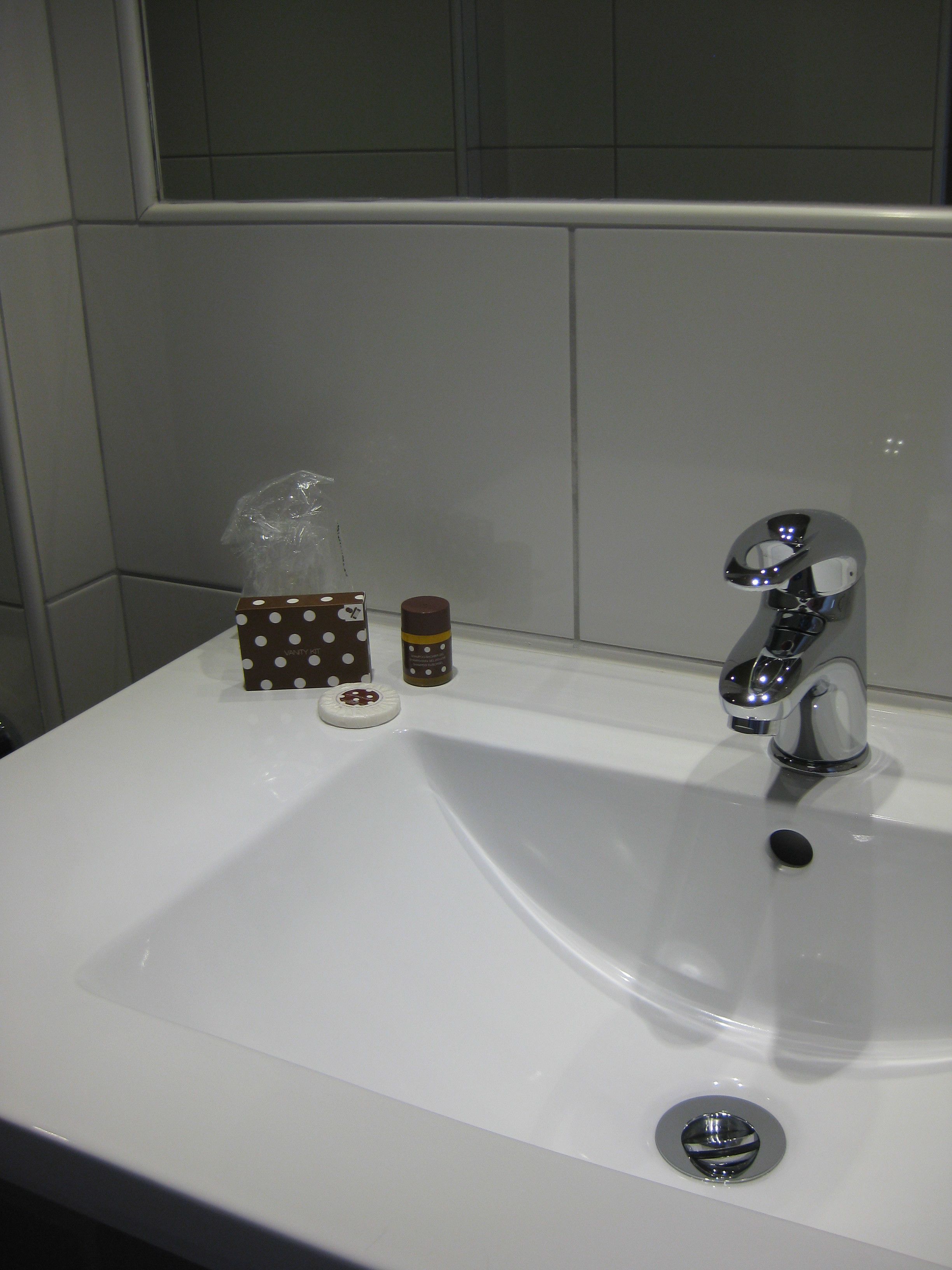 standard single room | bathroom sink