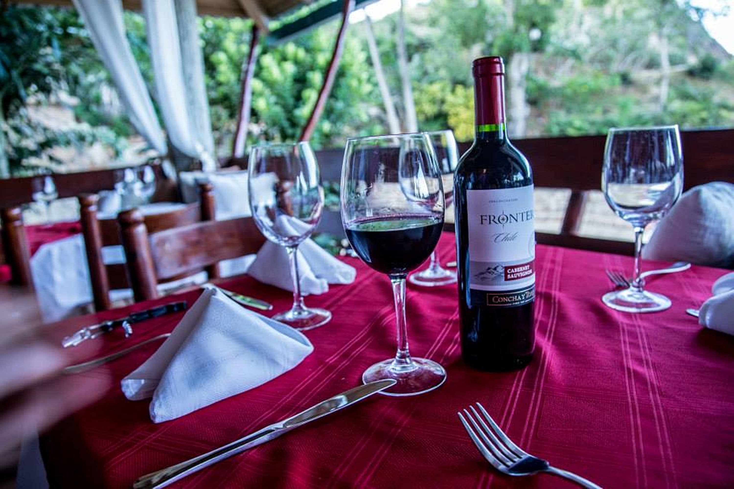 Petit déjeuner et déjeuner servis sur place, spécialités Cuisine fusion