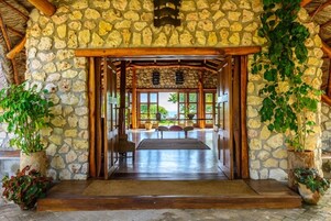 Entrada de la propiedad