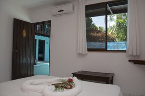 Superior Room, 1 Queen Bed | In-room safe, free WiFi - Pelican Beachfront Hotel (Parrita)