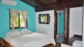 In-room safe, free WiFi